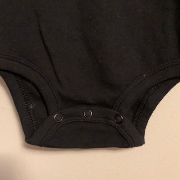 Carter’s black newborn boys’ onesie, adorable, new, - Picture 5 of 7